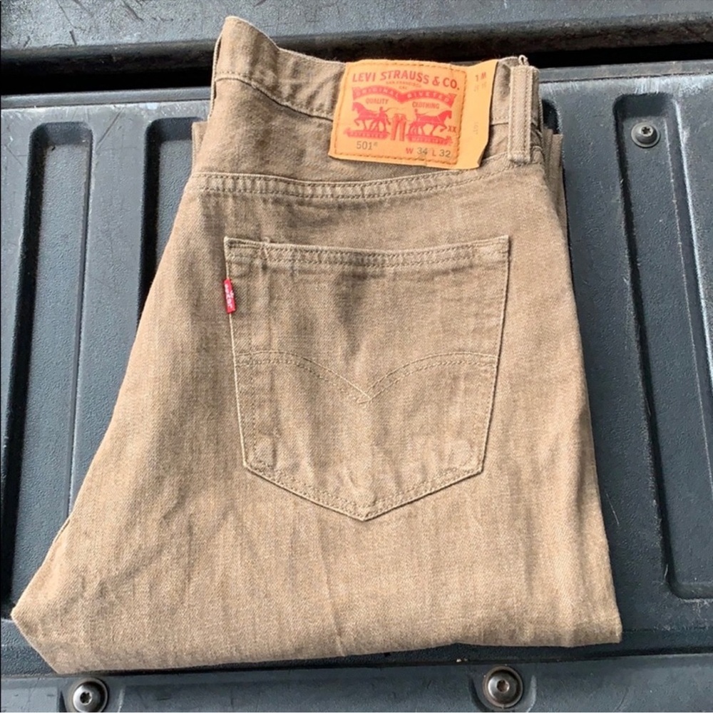 Men Levi’s jeans size 34×32 Style 501